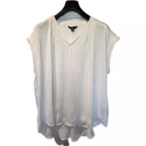 Vera Vera Wang White Pleated V-Neck Cap Sleeve Satin Blouse Size M EUC